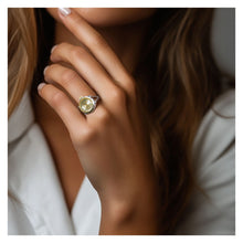 Cargar imagen en el visor de la galería, RELOJ ANILLO PARA MUJER INVICTA MINI 48576 - PLATEADO